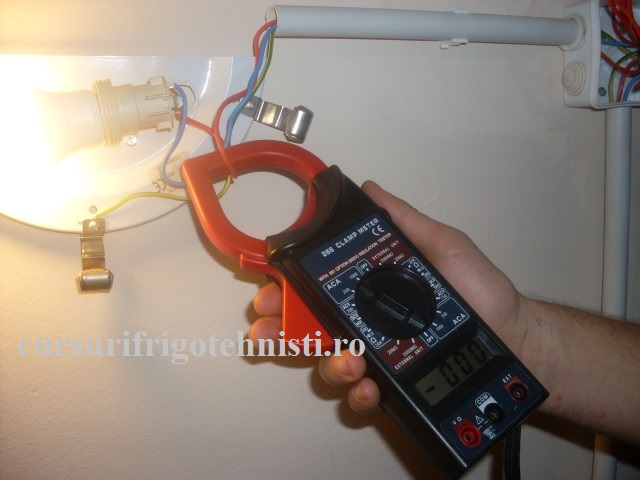 Clamp meter pentru masurat curentul consumat (Small).JPG