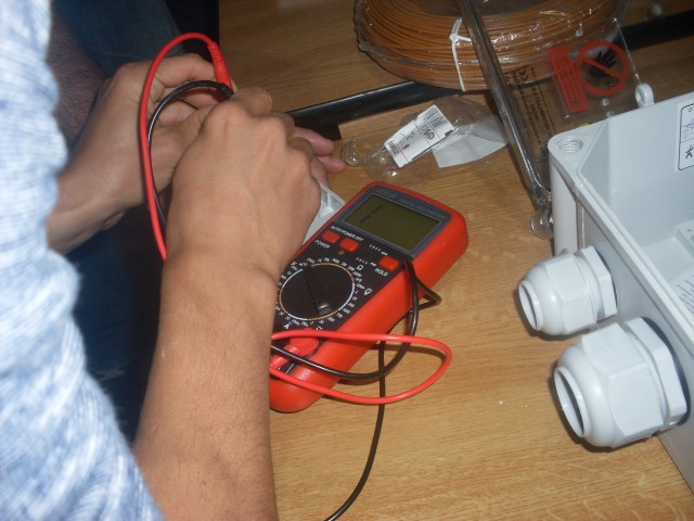 Aparat de masura masuram continuitatea (Small).JPG