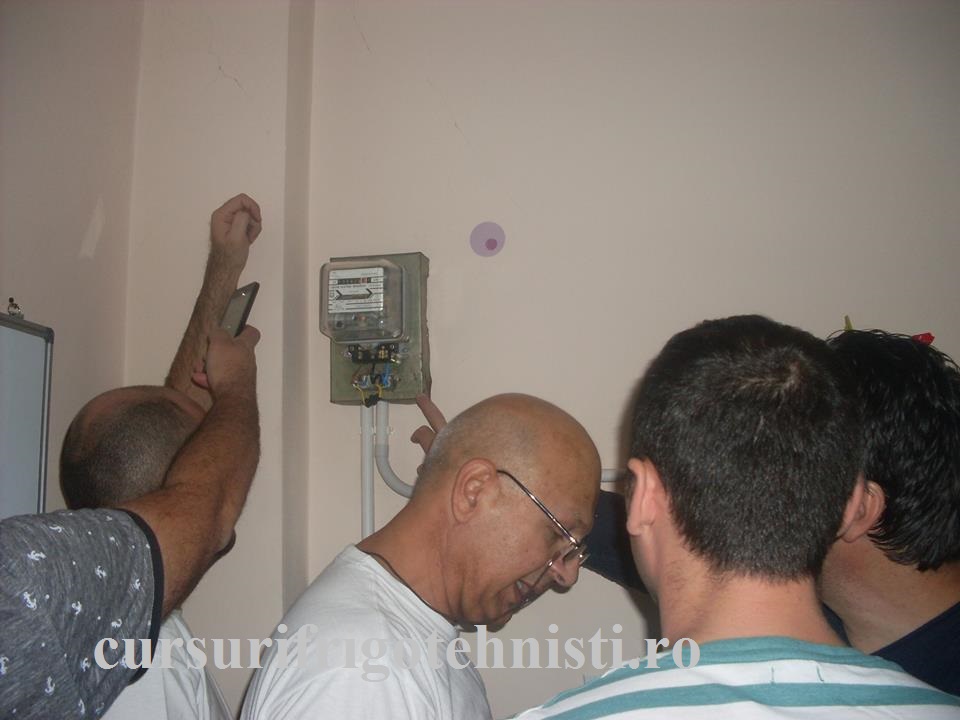 contor monofazat U=230V montat pe placa de contor.jpg