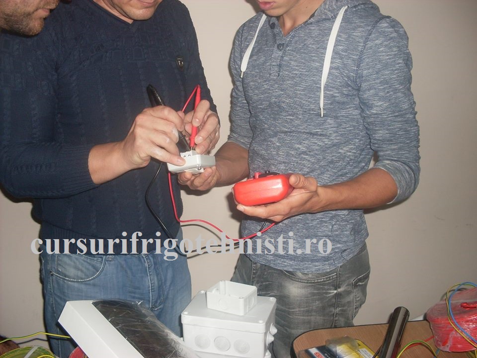 avem un intrerupator de 10A care de nou nu face contacte electric.jpg