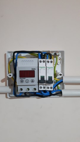 tablou electric principal protejat la supratensiune.jpg