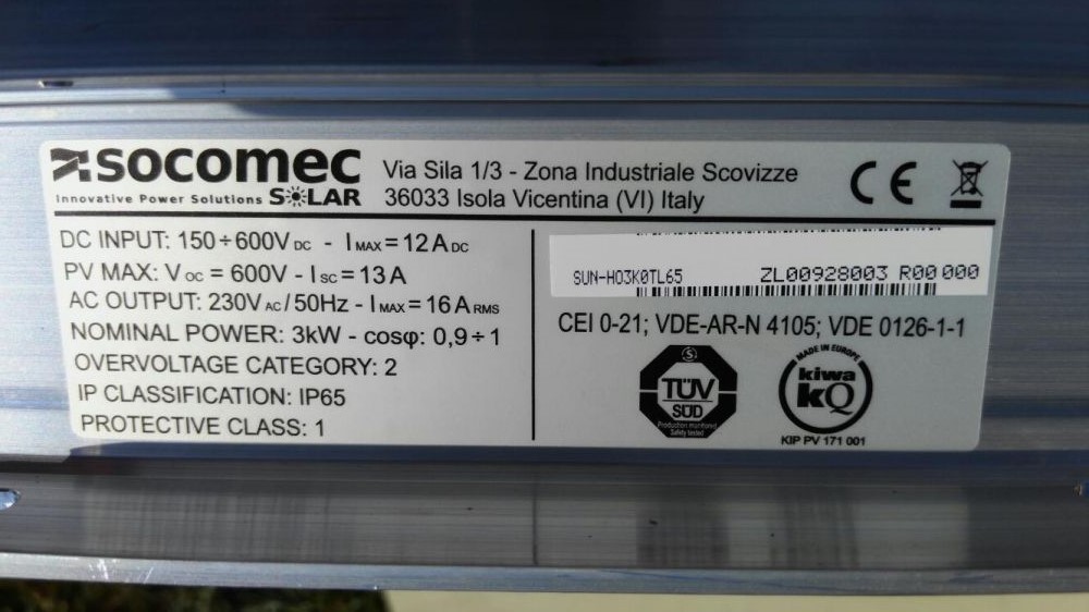 eticheta invertorului monofazat 3000W on grid.jpg