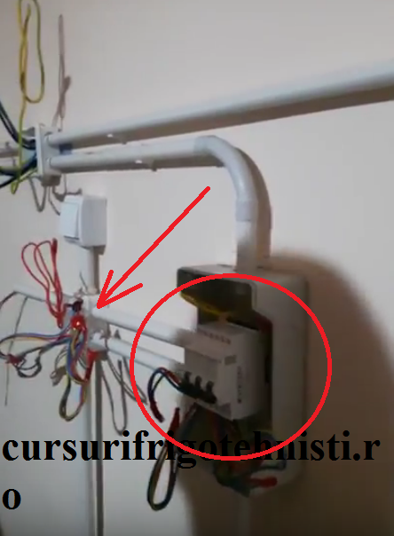 tablou electric 3 circuite si un detaliu de doza de legaturi.png