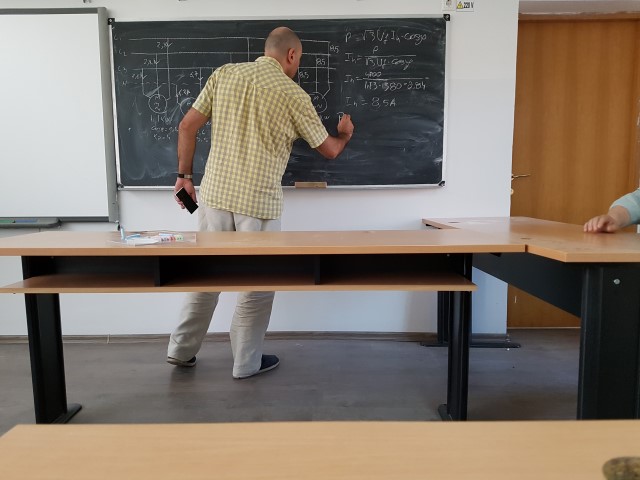 Am invatat sa gandim circuitele electrice , in sala de curs ex circuit trifazic 3x400V.jpg