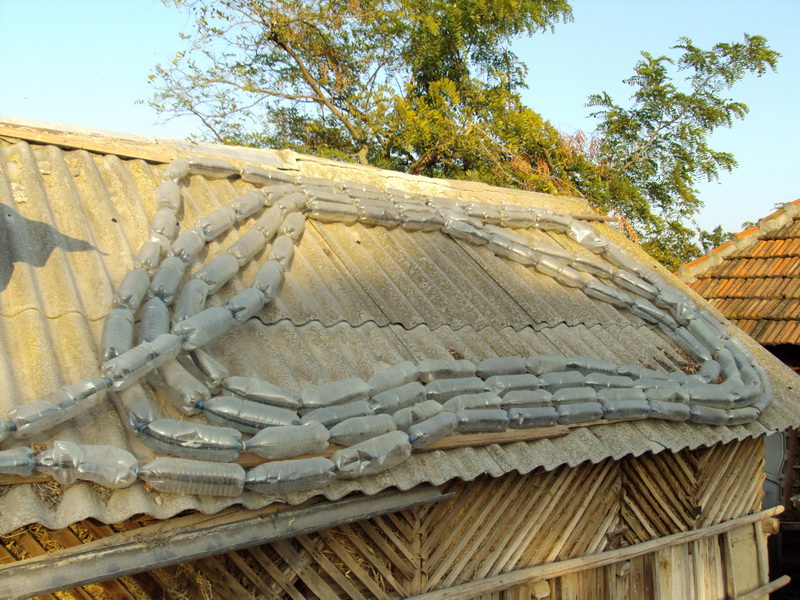 Apa calda produsa solar usor de construit si ieftina.jpg