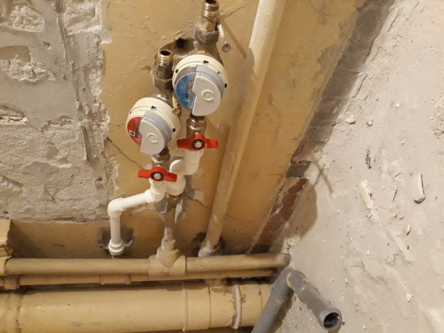 inlocuit conducte apa rece si calda montat apometre.jpg