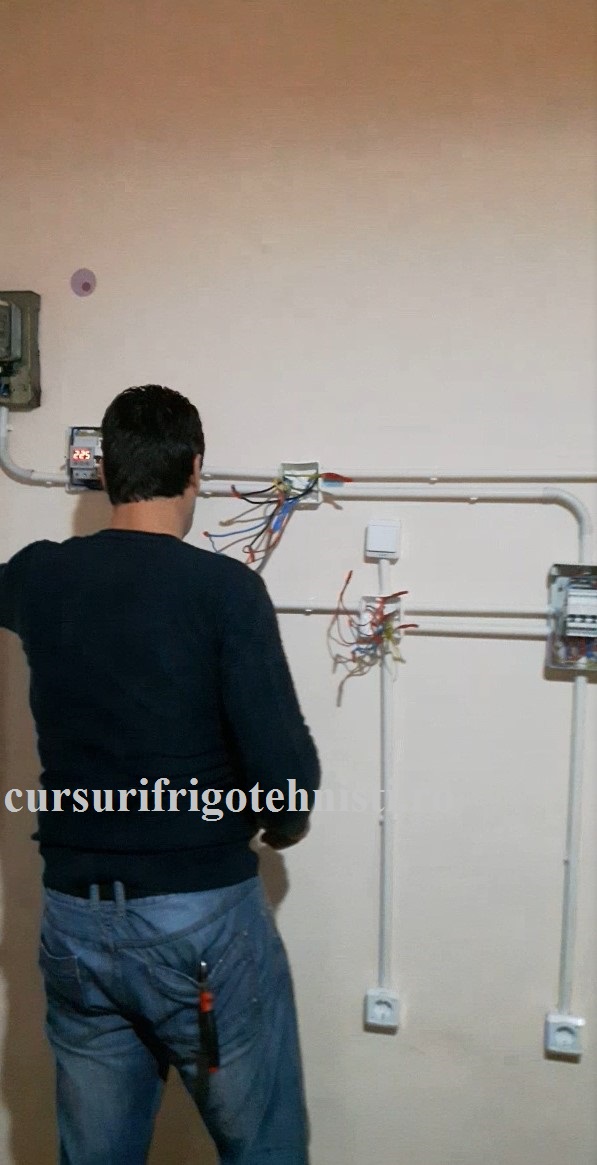 realizare circuite electrice de priza si de lumina.jpg