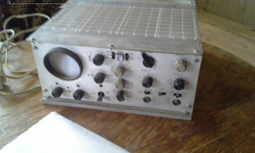 Am gasit un batran osciloscop 150 lei , vad forma sinusoidei , merge pana la 1000V si 3 Mhz.jpg