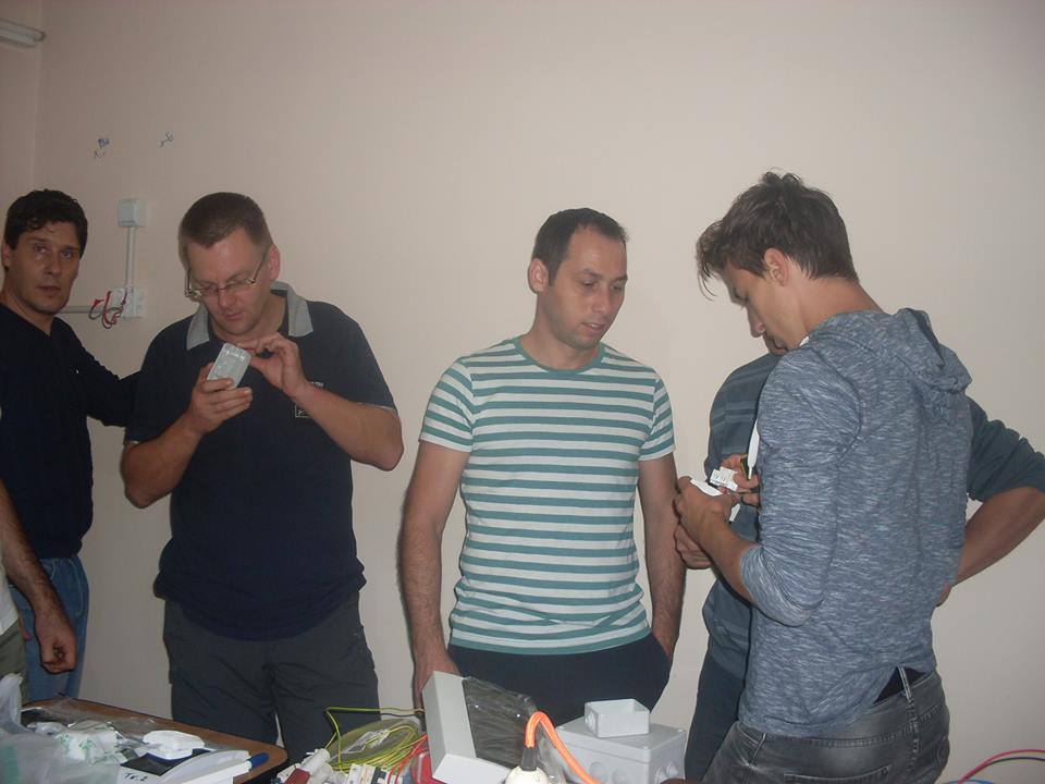 verificam comutatoarele de la circuitul de iluminat.jpg