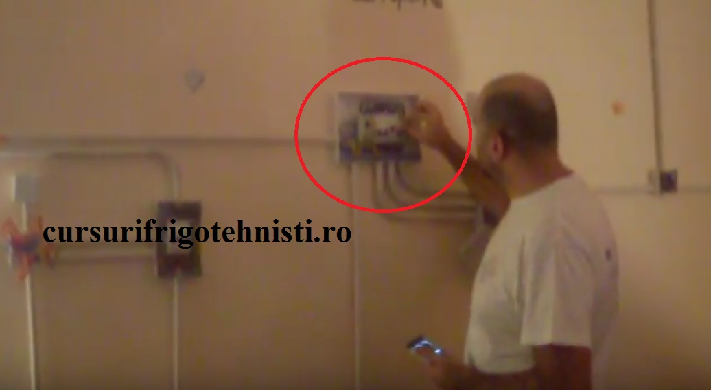 tabloul secundar 2 conectam disjunctoarele circuitelor de lumina.jpg