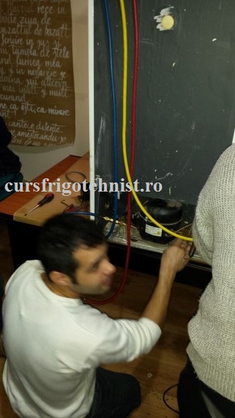 Frigider cu R600 manevre de robinete.jpg