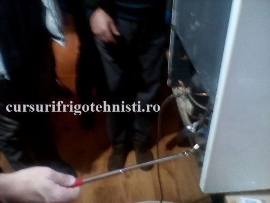 Costel verifica etanseitatile argintarilor la refularea compresorului (Custom).jpg