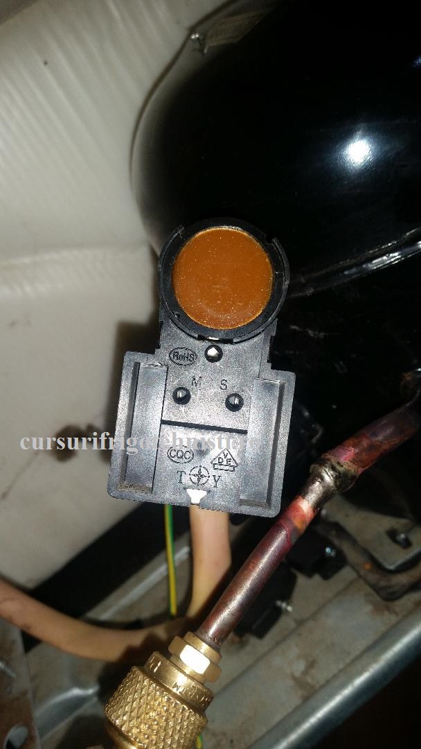 sistemul de pornire format din termic si releu de pornire cu NTC.jpeg