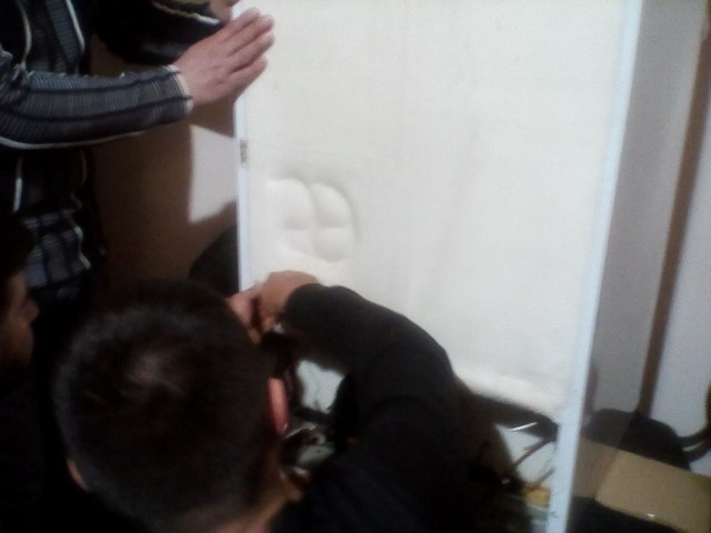 cautam porii unui traseu frigorific sa localiyam pierderile de freon .jpg