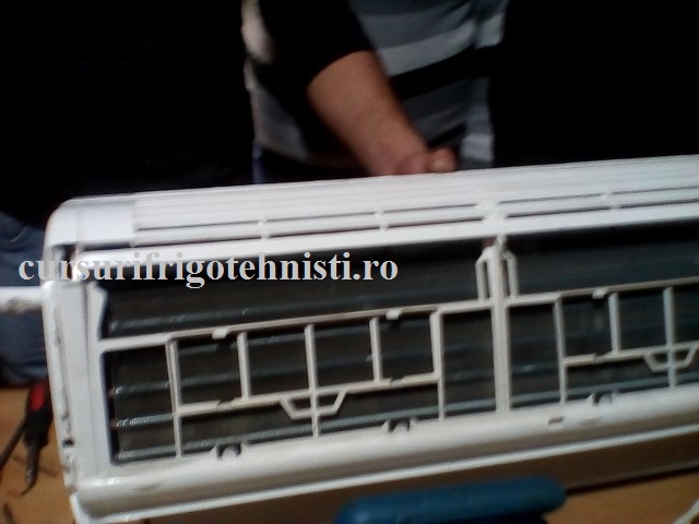 unitatea interna 12000 btu  (Small).jpg