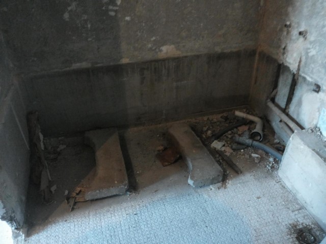 hidroizolatie cada de baie (Small).jpg