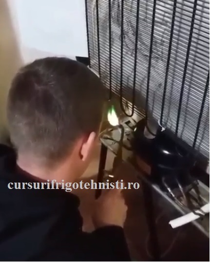 reparatie frigider.jpg