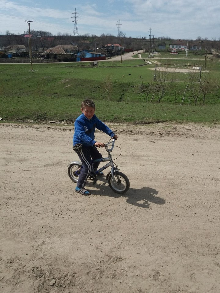 Virgil a primit o bicicleta.jpg