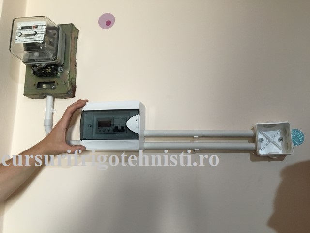 Practica gr 8 fixam tabloul de sigurante electrice U'230V.jpg