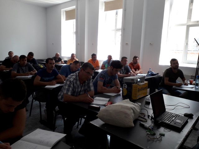 1 si 2 Iunie sala plina la Electricieni gr 10 .jpg