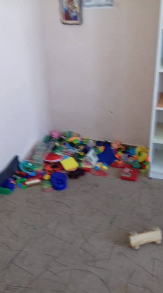 Atat aveau copii pe viata lor ca jucarii.jpg