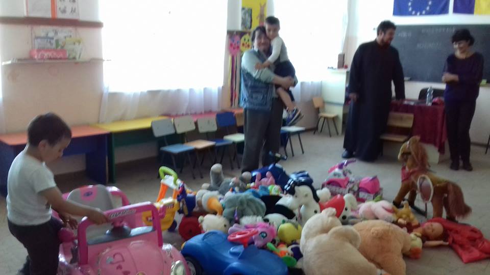 Pe ei ii ajutam .jpg