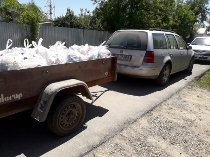 plecam si cu a 3 a masina cu remorca plina  (Mobile).jpg