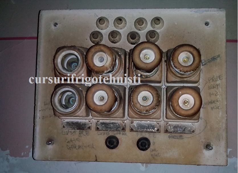 Inlocuire tablou electric 4 circuite.jpg