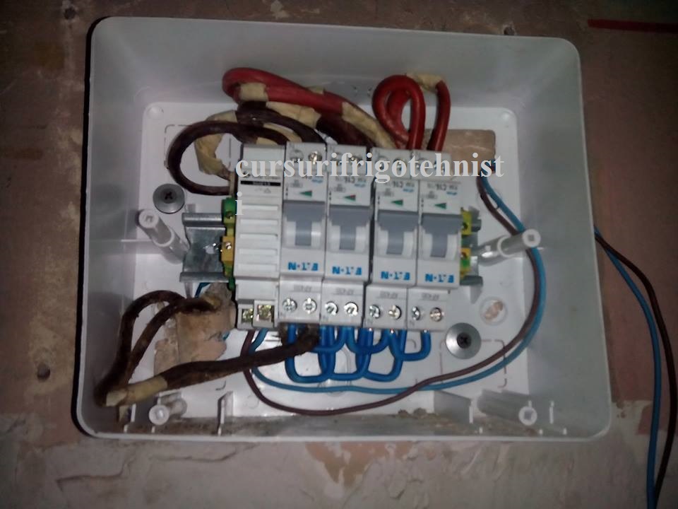 tablou electric cu circuit de masina de spalat.jpg