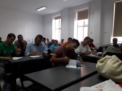 o clasa plina la cursul de electrician.jpg