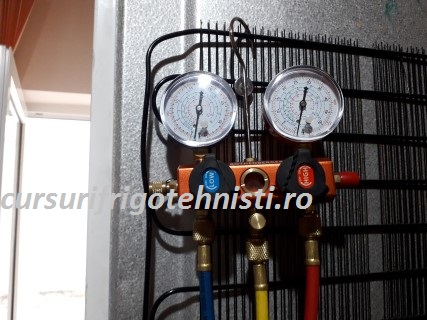 bateria de manometre freon r134a.jpg