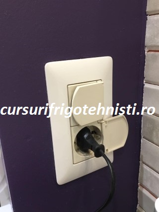 priza dublacu capac de protectie.jpg