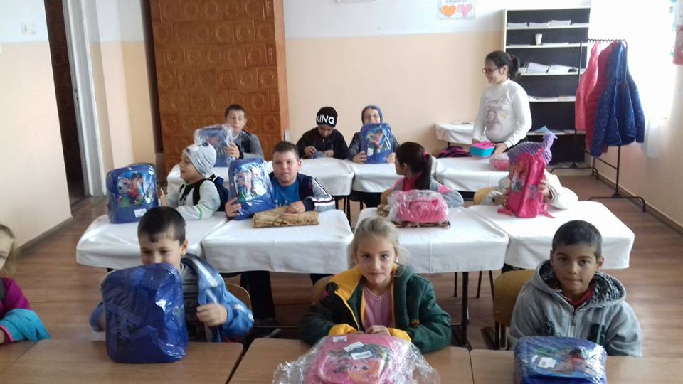 Copii au primit ghioydane si rechiyite 9.jpg