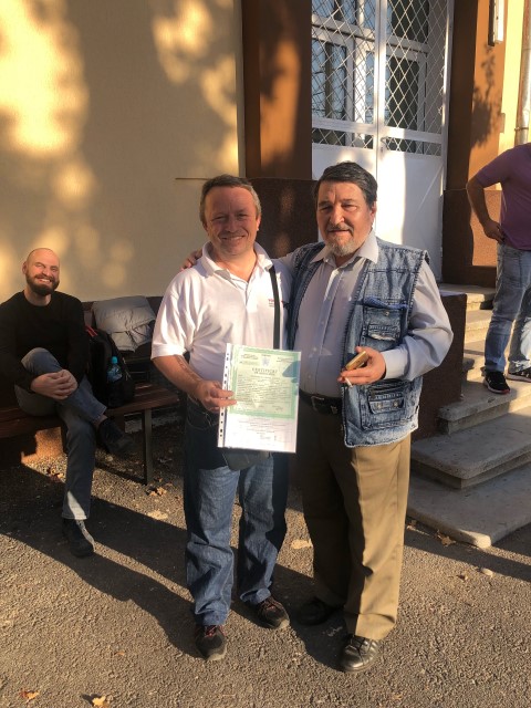 Primul care a primit diploma este Gabi seful de grupa .jpg