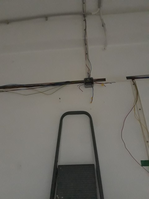 circuit iluminat legaturi in doze prin cositorire  (Small).jpg