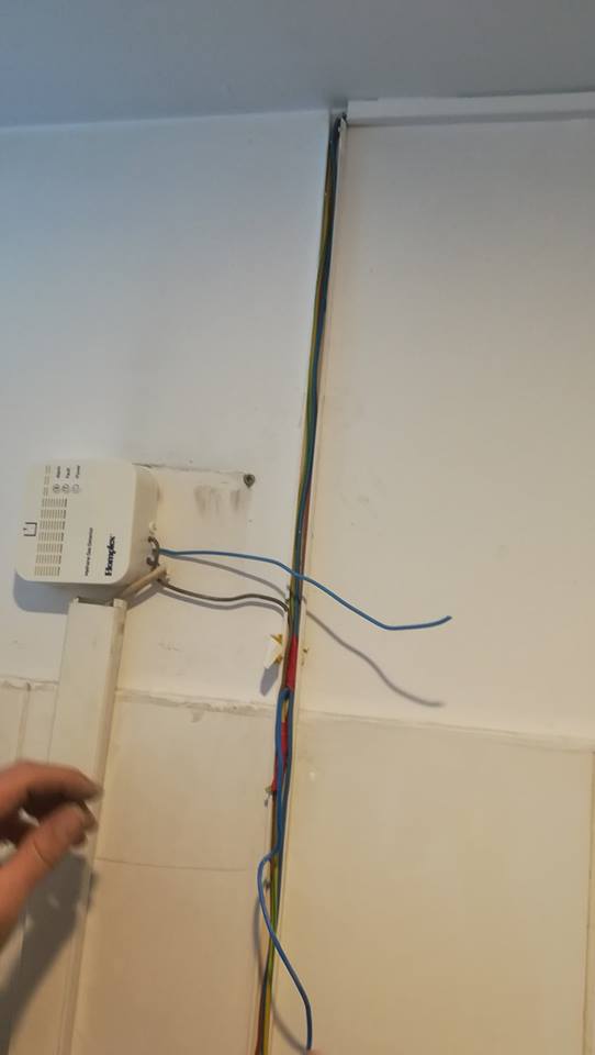 electricin parat circuit de priza 2.jpg