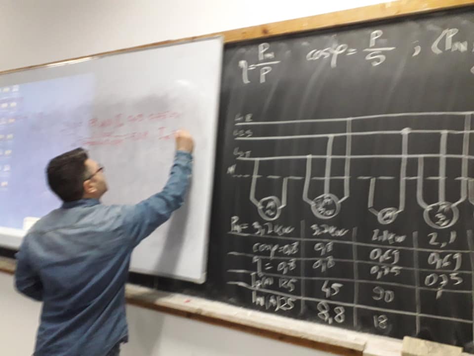 coloana trifayata cu 4 motoare asincron .jpg