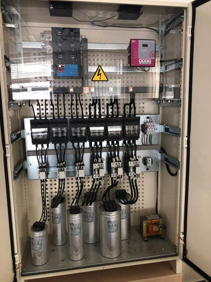 tablou sigurante forta ,condensatoare de imbunatatire a factorului de putere.jpg