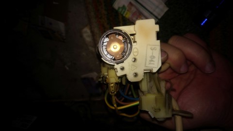 termicul si releul de pornire compresor .JPG