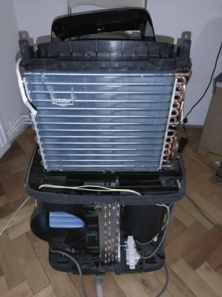 aer conditionat portabil demontat .jpg