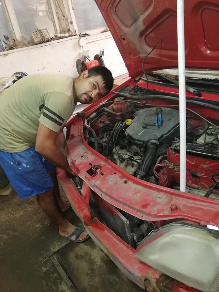 scot ornamente sa ajung la compresor .jpg