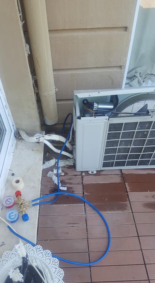 CURATAT LUNA CONDENSATORUL SI VENTILATORUL.jpg