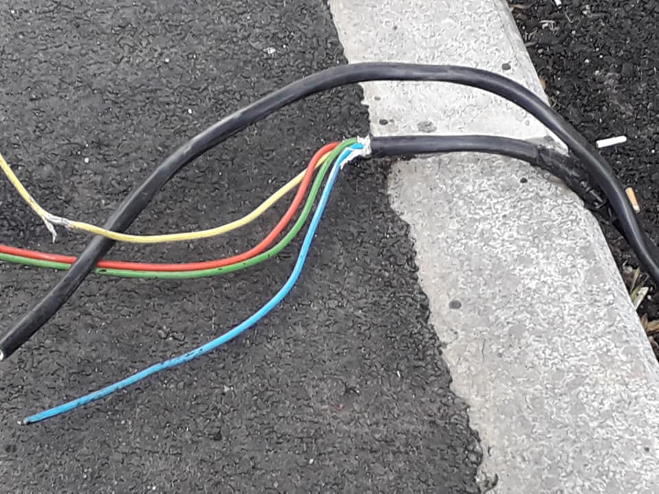 alimentare cu curent electric stalp iluminat public.jpg