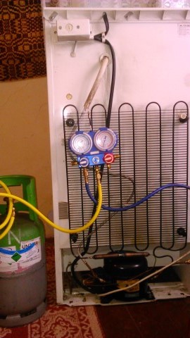 incarc cu freon r134A.JPG