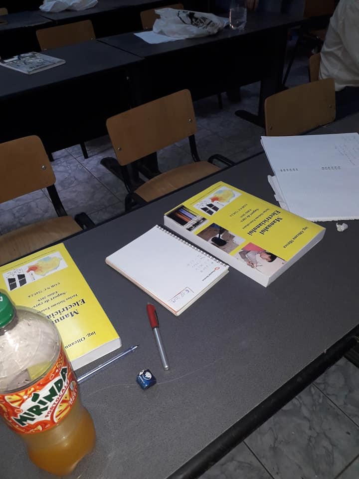 Pe fiecare banca un manual al electricianului .jpg