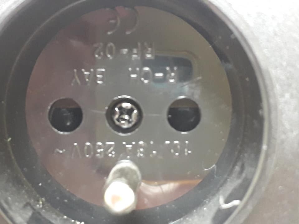 Iesire inverter sinusoida pura ,U'230V curent alternativ .jpg