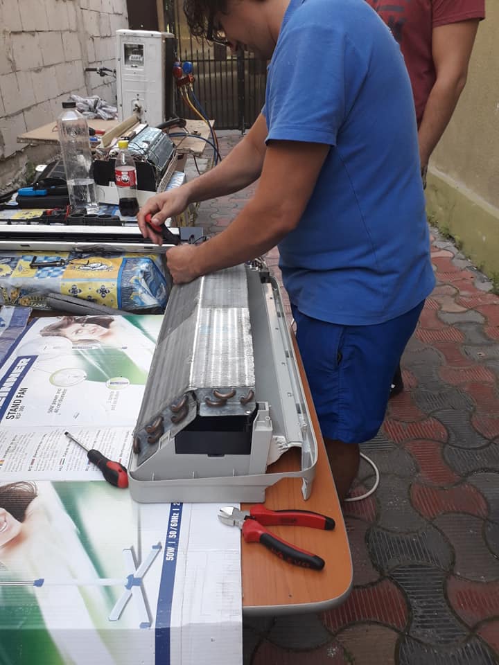 servisare vaporizator freon 32.jpg