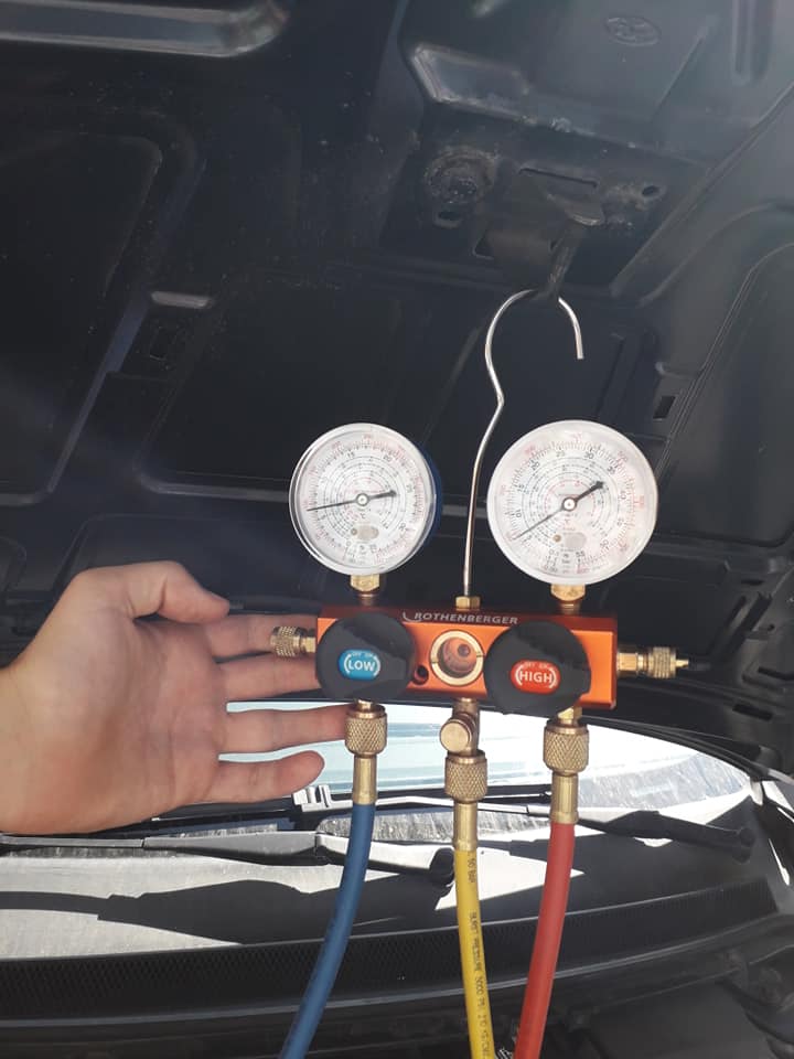 Inainte sa completam cu freon aveam 1,6 bari presiune joasa.jpg