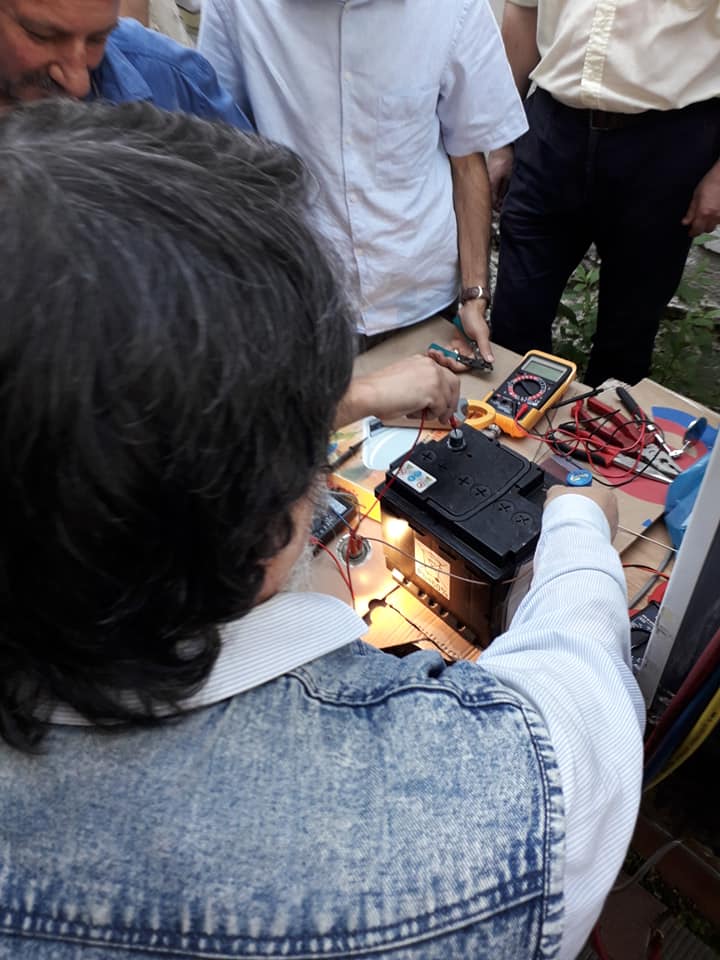 masuram acumulatorul unui sistem fotovoltaic .jpg