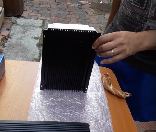 legaturi panouri fotovoltaice la controler MPPT.jpg